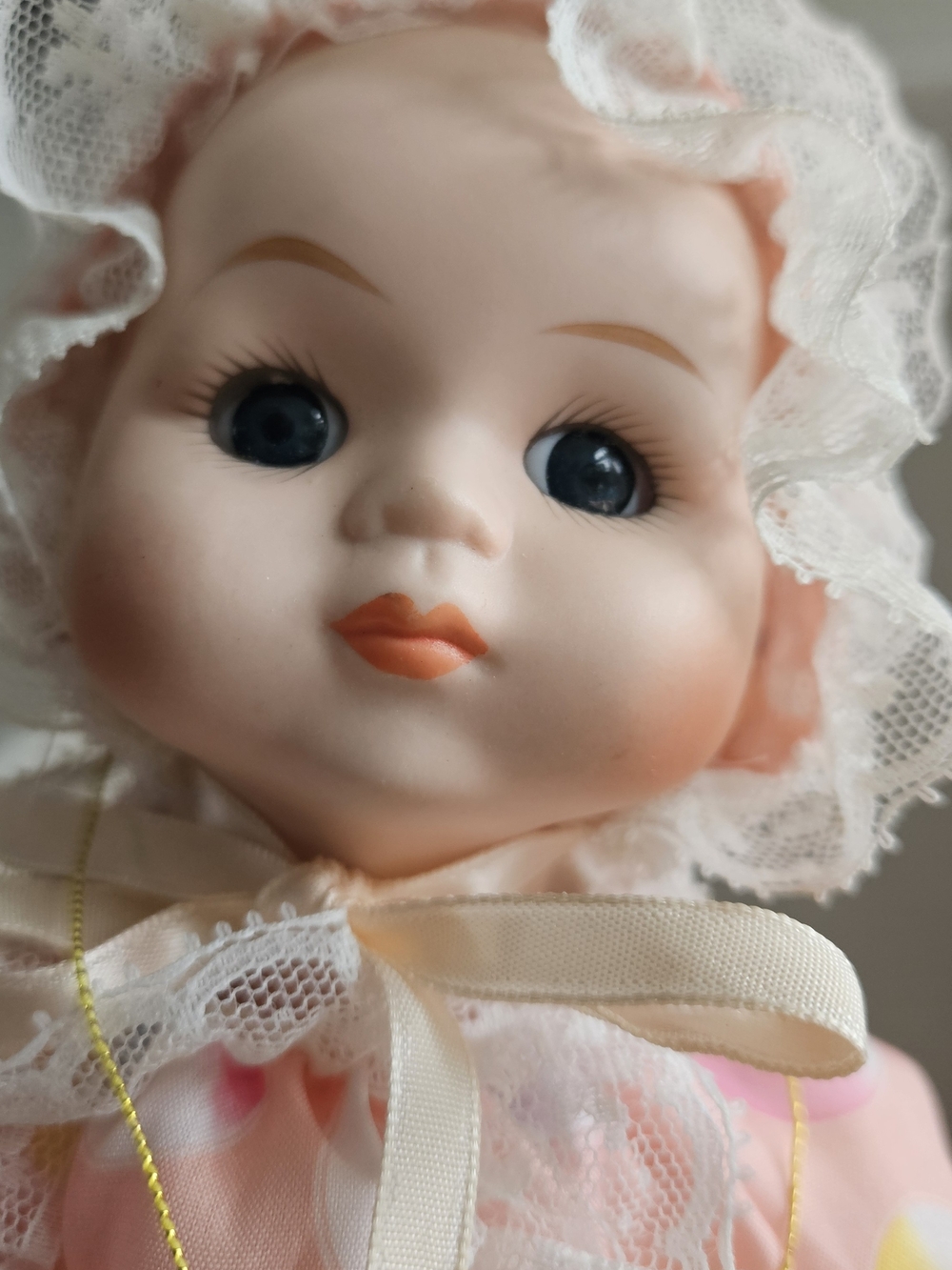 Vitage(1980-90s)Show Stoppers 9" Crawling Baby Doll . Hand made & hand painted.